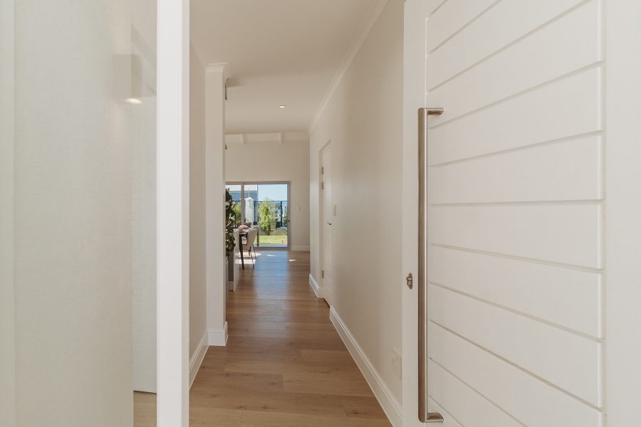 3 Bedroom Property for Sale in Kraaibosch Western Cape